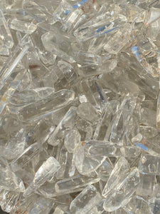Clear quartz chips